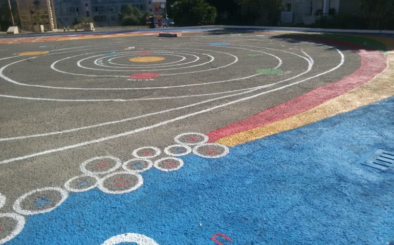 Pirri, nel quartiere di Santa Teresa il parcheggio che diventa un’opera d’arte a cielo aperto