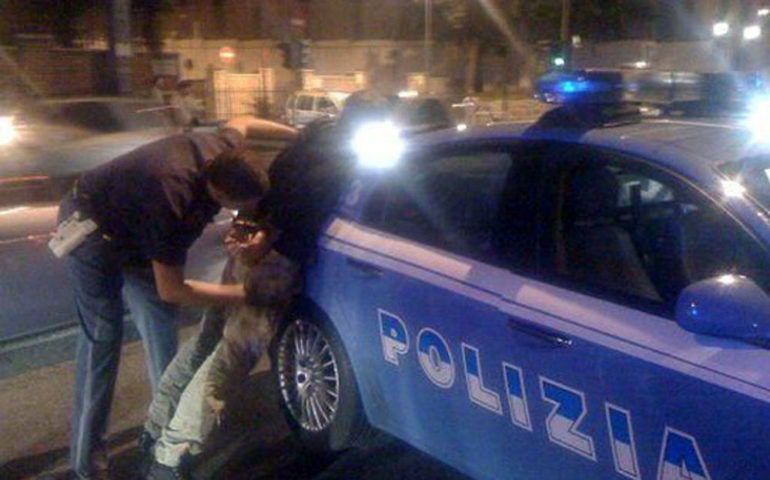 Cagliari, ladro notturno colto in flagrante dalla polizia