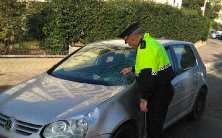 Brutto incidente in via Cornalias, Cagliari. Ragazza investita mentre attraversa la strada