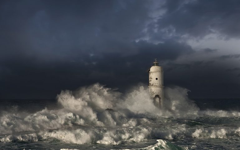 Allerta meteo in Sardegna: in arrivo venti di burrasca, freddo e mareggiate