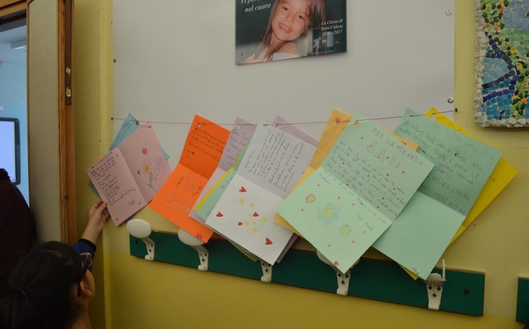 Quartu, un’aula di scuola dedicata alla memoria di Sara Cabras, la piccola scomparsa quest’estate per una grave malattia
