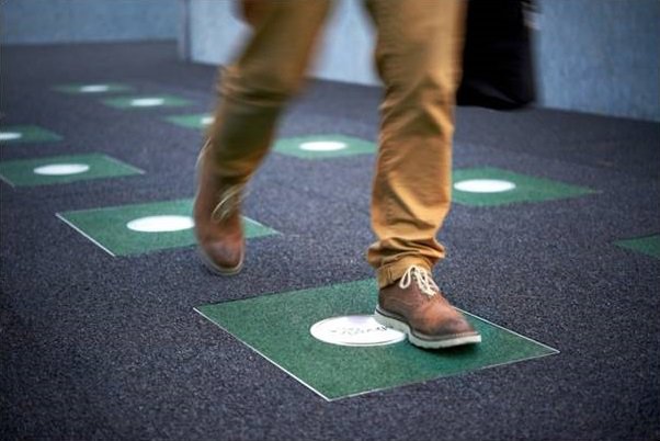 Veranu, la mattonella sarda che trasforma i passi in energia vola a Bolzano per i Klimahouse startup award