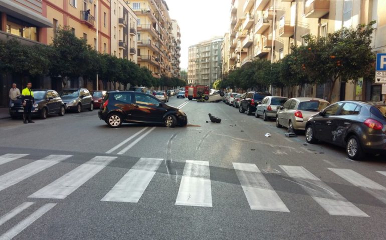 Incidente in via Pergolesi alle prime luci dell’alba