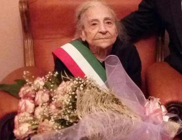 Vallermosa in festa per i 106 anni di zia Mundica,nominata ‘sindaco per un giorno’
