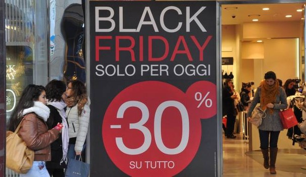 Black Friday in tono minore a Cagliari ma i commercianti ci provano anche domani e dopo