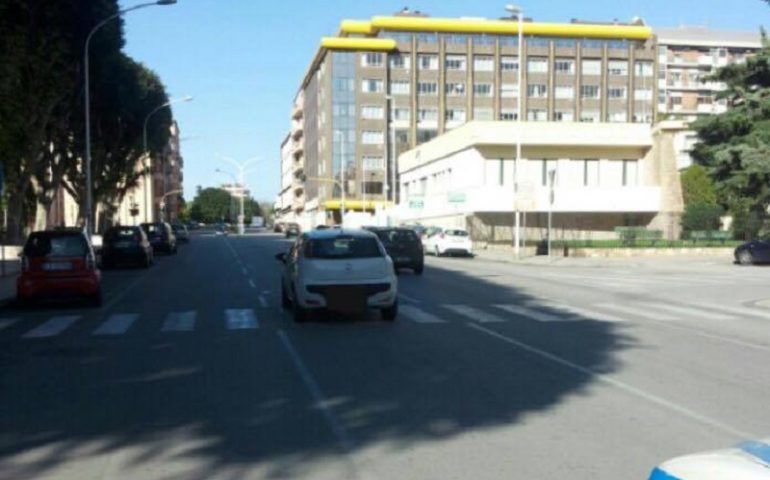 Cagliari: donna investita mentre attraversa sulle strisce pedonali. Ferita in maniera lieve
