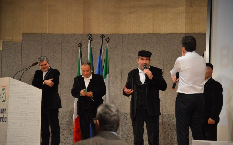 La curiosità. “Sì”, anzi “Eja” al referendum: i Tenores di Neoneli hanno aperto l’intervento di Renzi