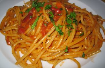 La ricetta Vistanet di oggi: spaghetti ai ricci di mare, uno dei piatti più amati dai Cagliaritani