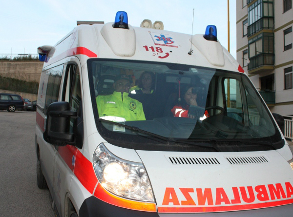 ambulanza ferito incidente al poetto quartu cagliari