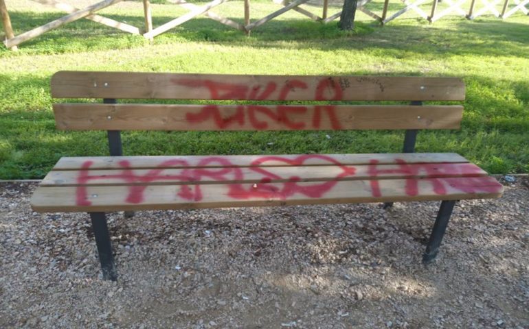 Pula, il parco intitolato ad Alfredino Rampi devastato dai vandali: la rabbia del sindaco Carla Medau