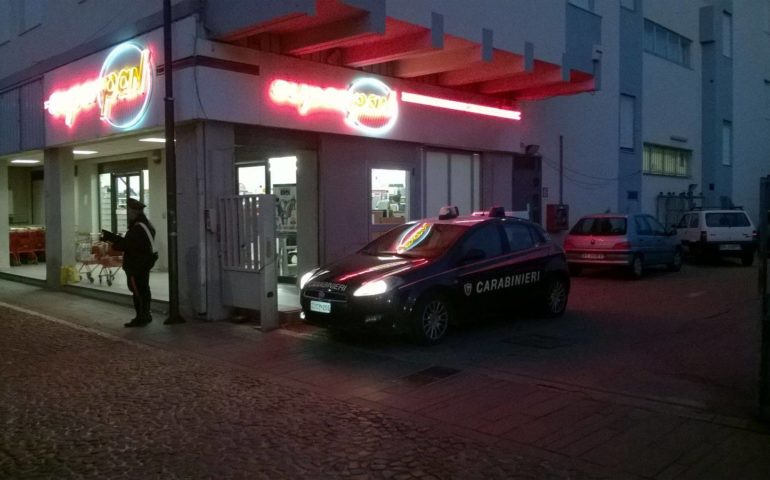 Dolianova, taglierino alla mano rapina un market ma dopo qualche ora viene catturato dai carabinieri