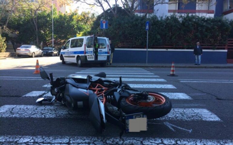 Auto urta moto nel quartiere Genneruxi, ferito diciasettenne cagliaritano