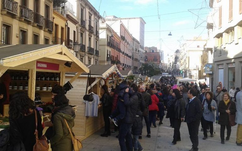 Casette natalizie aperte: con l’Immacolata comincia a Cagliari lo shopping natalizio