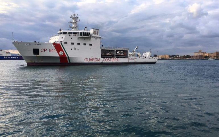854 migranti (e 6 cadaveri) sono sbarcati a Cagliari: 300 di loro lasceranno presto l’Isola