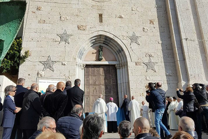 Inaugurato il nuovo portale del santuario di Bonaria: ma che fine ha fatto l’antico ingresso portato da San Francesco di Stampace?