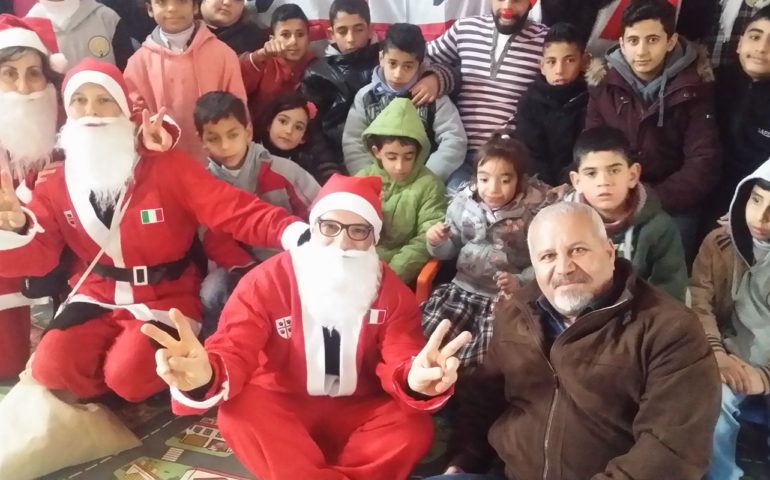 ‘Un sorriso a Natale in Palestina’, l’iniziativa di tre cagliaritani per i bambini dei campi profughi