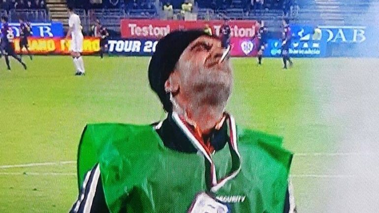 Steward ferito da petardo alla partita del Cagliari. La polizia ferma un tifoso