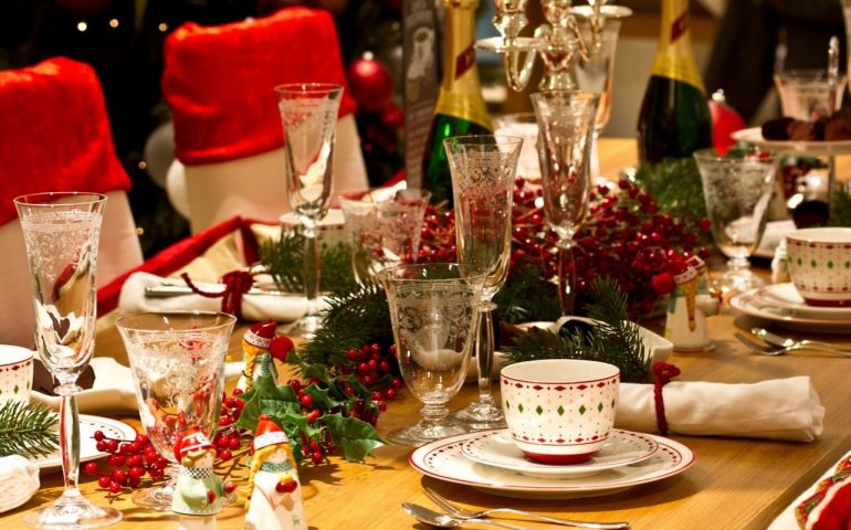 Cena di Capodanno in Sardegna: Tutti a tavola con le pietanze della tradizione locale.