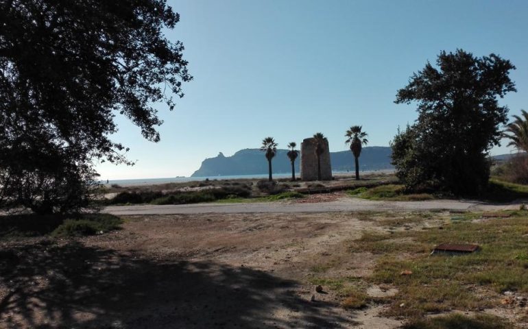 La foto: mattinata di sole al Poetto in uno scatto di Katyuscia Carta