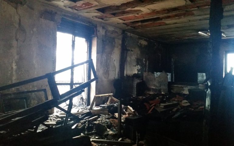 Incendio uffici Abbanoa: ecco le foto dei danni subiti