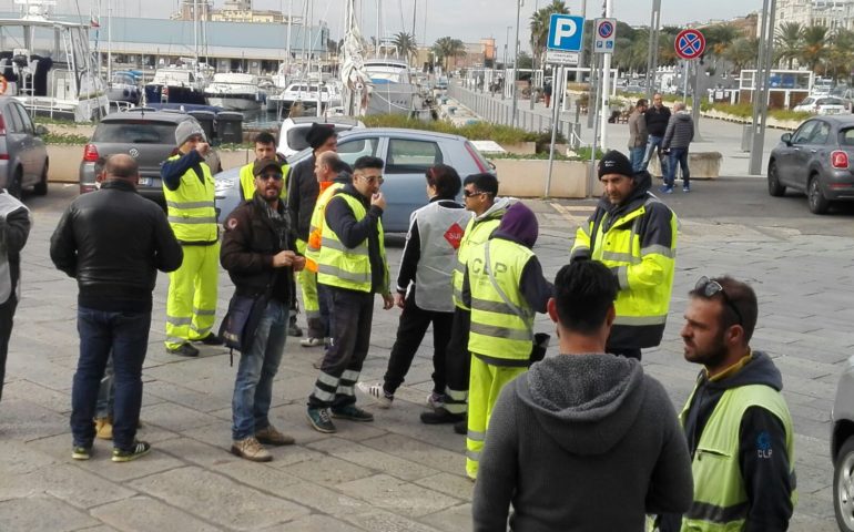 Niente tredicesima e stipendi arretrati. Il Natale amaro dei lavoratori del porto di Cagliari