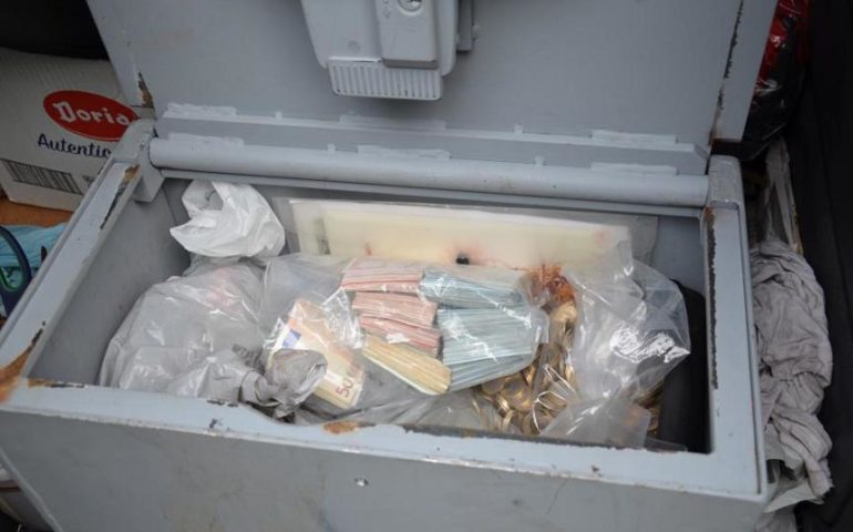 Polizia: Sequestrate ingenti somme di denaro nell’ambito della maxi operazione Rapine ai Portavalori