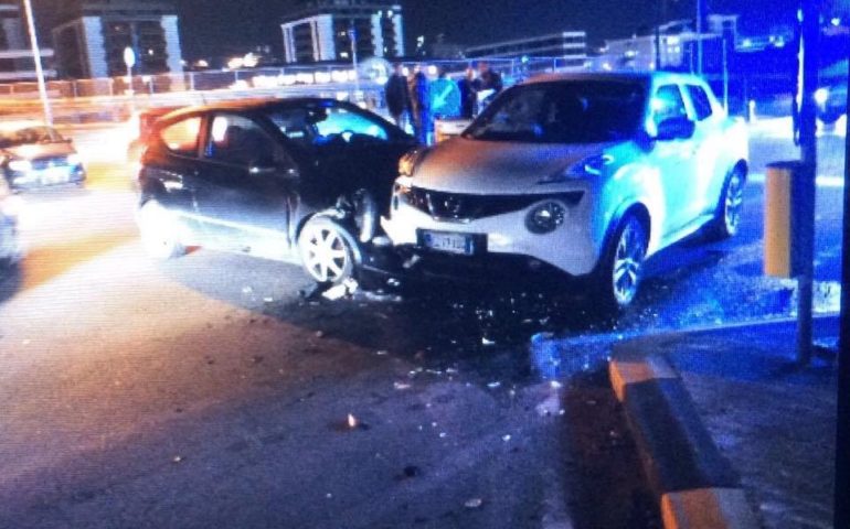 Cagliari. Scontro tra due auto in via San Paolo. Ingenti danni ai veicoli