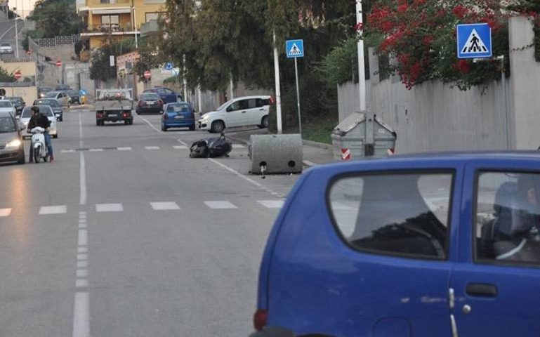Scontro tra auto e moto a Pirri. Ferite non gravi per il motociclista