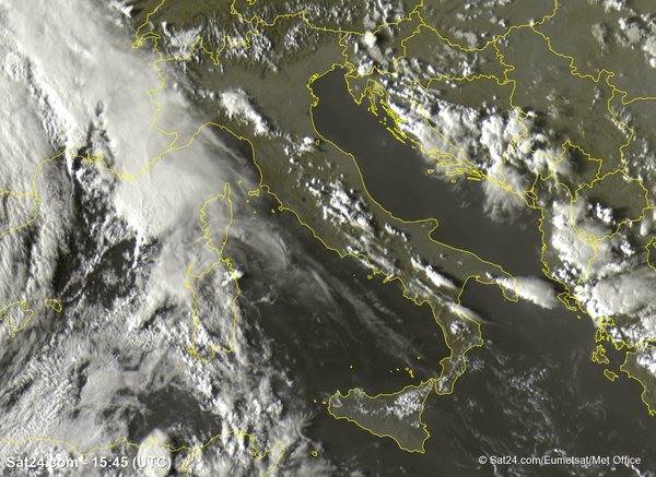 Allerta meteo della protezione civile sino a mercoledì in Sardegna: intensificazione delle nevicate fra domani e martedì