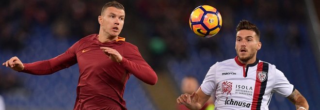 Un buon Cagliari cede di misura all’Olimpico contro la Roma. Decisivo un gol di Dzeko viziato da un’azione dubbia