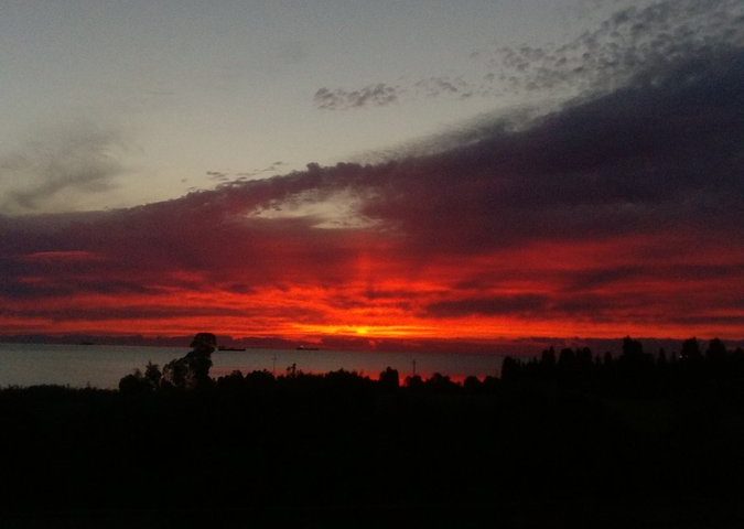 Le foto dei lettori. Una strepitosa alba cagliaritana di Massimiliano Sarigu