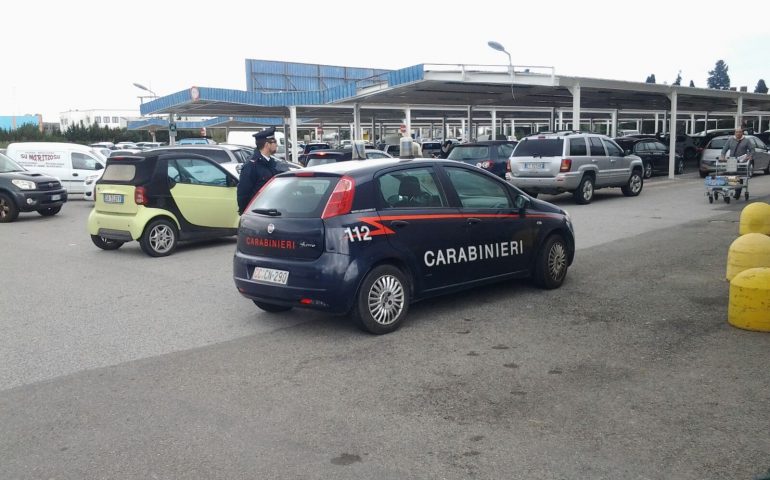 Elmas. Topo d’auto incastrato dai carabinieri nel parcheggio della Metro