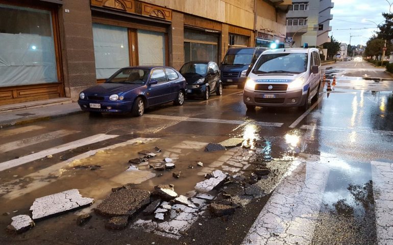 Chiusa viale Diaz per rottura tubazioni, deviazione su via Vecchia