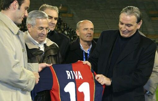 Accadde oggi. 9 febbraio 2005: Gigi Riva ritira la maglia numero 11 allo stadio Sant’Elia