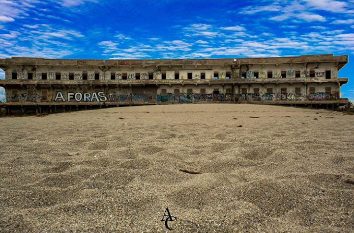 La foto dei lettori. “L’assoluto abbandono dell’ ex ospedale Marino”