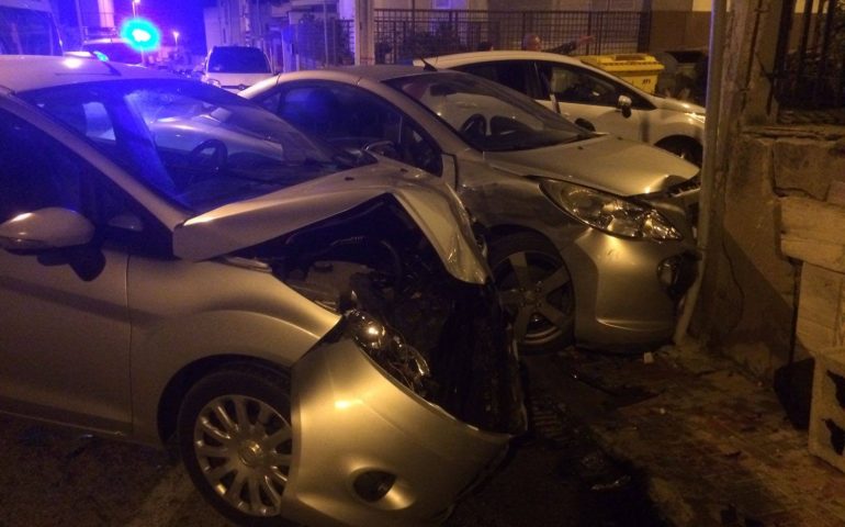 Scontro tra utilitarie ad un incrocio di Cagliari: illesi i conducenti, in ospedale i passeggeri