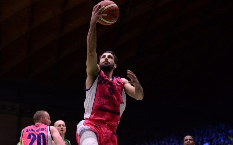 Dinamo Sassari fantastica a Rimini, batte Brescia e raggiunge Milano in finale di Coppa Italia