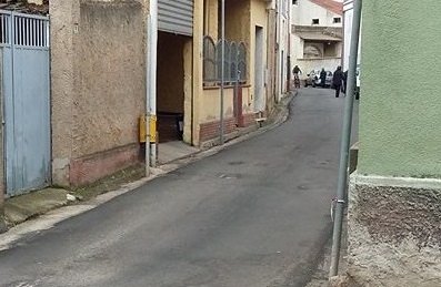 Strade appena asfaltate trasformate in trincea, il comitato ViviAssemini chiama in causa il sindaco Puddu 