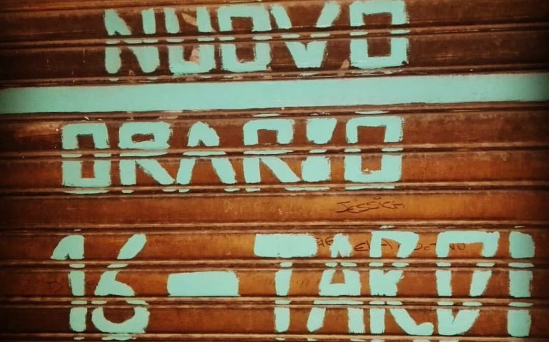 E intanto a Cagliari. “Lavoro a tempo ‘indeterminato'”, orari flessibili nel Corso Vittorio Emanuele