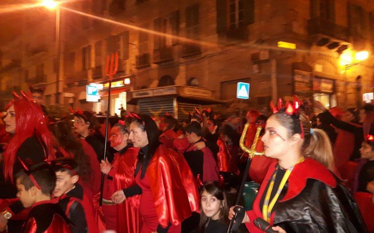 Ratantira e Cancioffali abruxau: Cagliari e i Cagliaritani riabbracciano il carnevale che conta (photogallery e video)