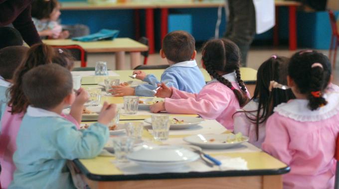 In mensa il pasto da casa: ad Assemini alcune famiglie cominciano a portarlo, ma le scuole sono pronte?
