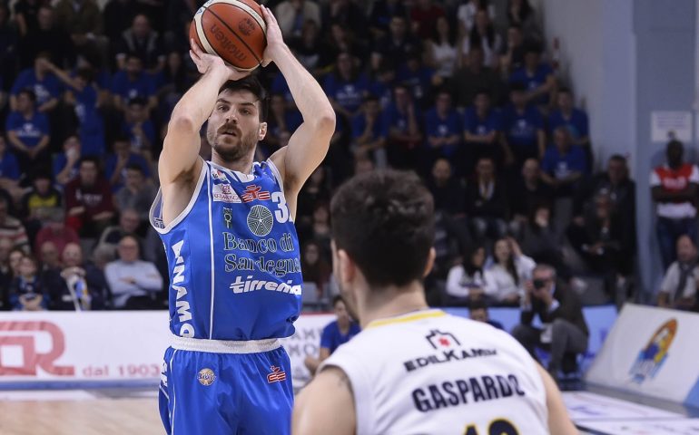 Una Dinamo Sassari tutta orgoglio e talento rimonta la Vanoli Cremona e si impone per 78-77