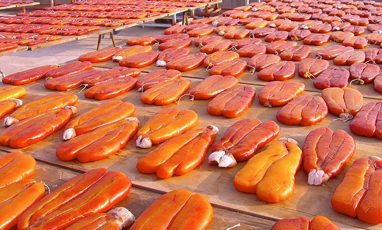 Lo sapevate? C’è bottarga e bottarga, attenzione nella scelta: alcuni prodotti arrivano infatti da Mauritania, Usa e Brasile e in Sardegna vengono solo confezionati