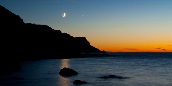 Spettacolo in cielo a partire dal tramonto: congiunzione astrale tra Marte, Luna, Venere e Urano