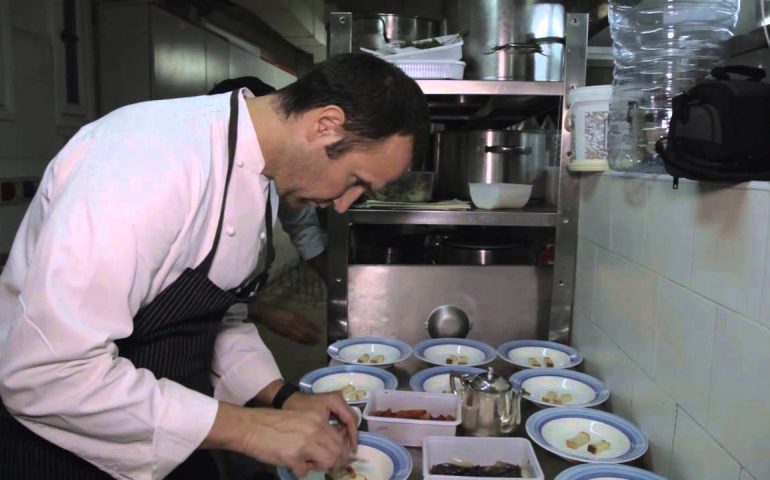 Il ritorno del grande chef Cristiano Andreini in Sardegna: dalla Russia ad Alghero con amore