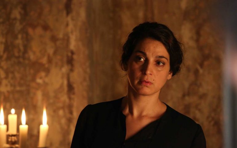 Domani al cinema “L’Accabadora”, film sulle donne che una volta in Sardegna somministravano la “dolce morte”