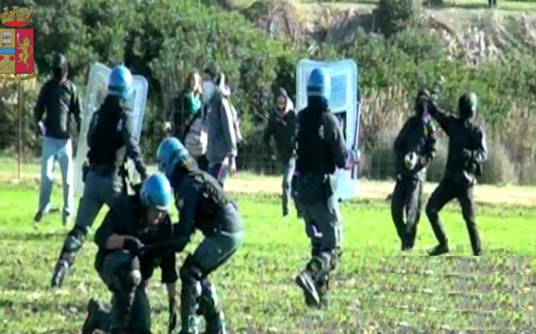 Antimilitaristi, 54 persone denunciate per i disordini a Capo Frasca del 23 novembre 2016