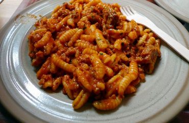 La ricetta Vistanet di oggi: i malloreddus alla campidanese, un piatto che in Sardegna significa festa