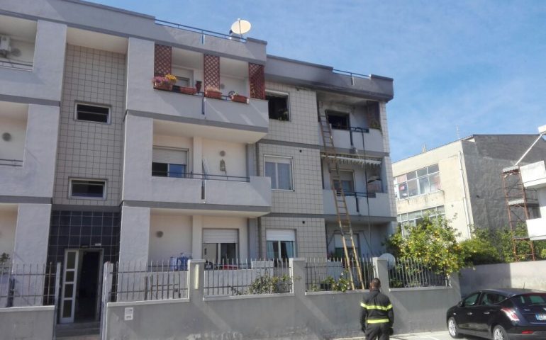 Incendio a Selargius, prende fuoco uno scaldino in una palazzina in via Oristano