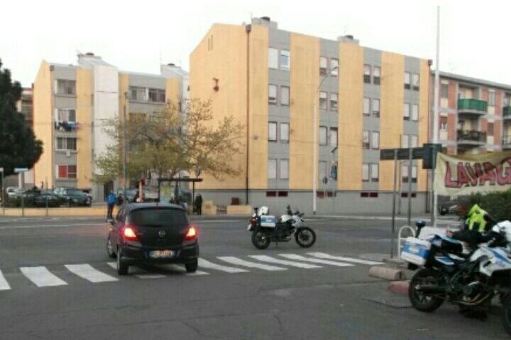Anziano investito da un’auto in via Is Mirrionis mentre attraversava sulle strisce pedonali